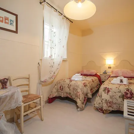 Otel Etruria 3*